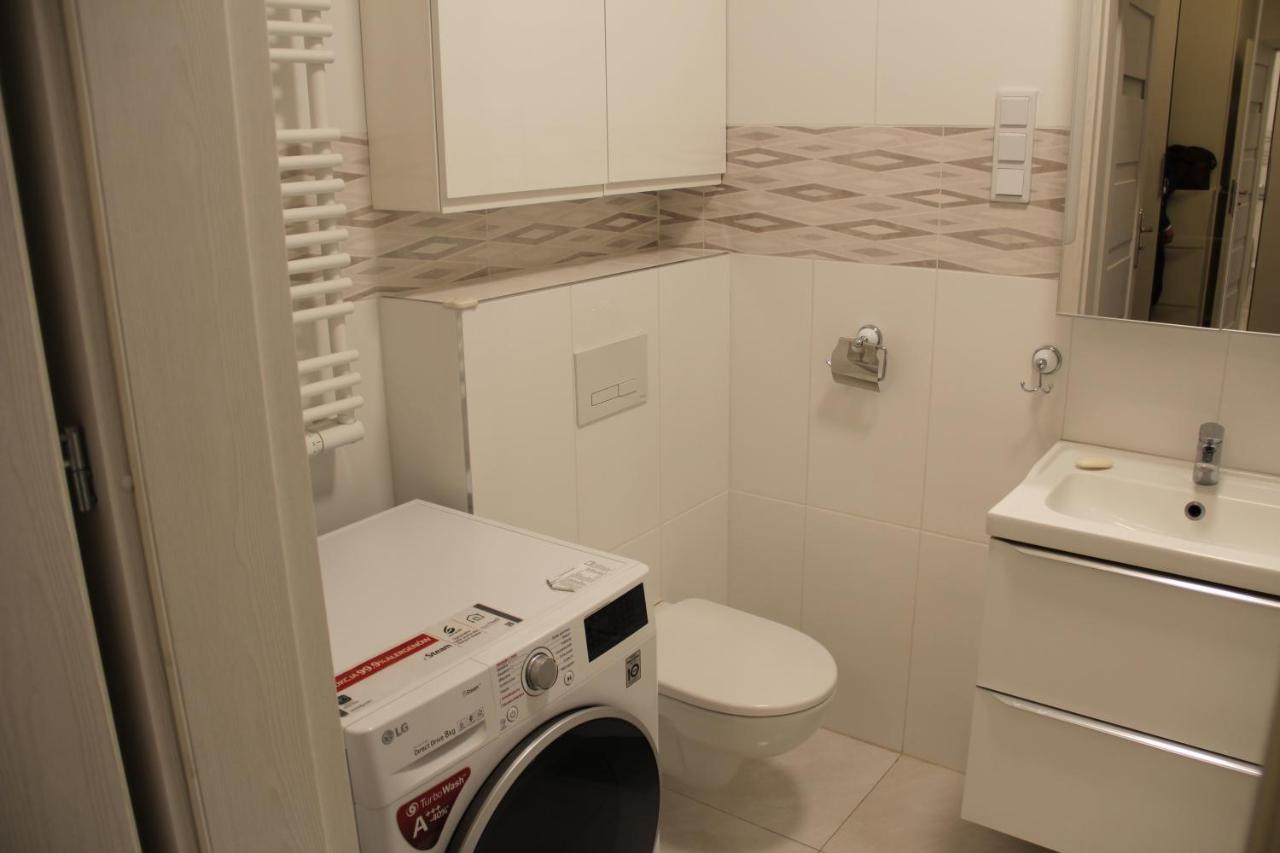 3 Aircon With Free Parking, Balcony Walking Distance Old Town Krakau